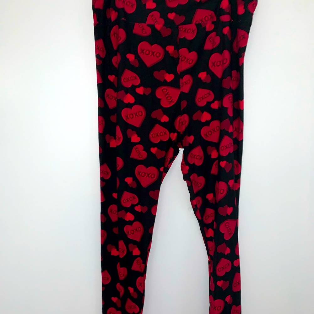 LulaRoe Valentine’s Day “XoXo” Leggings